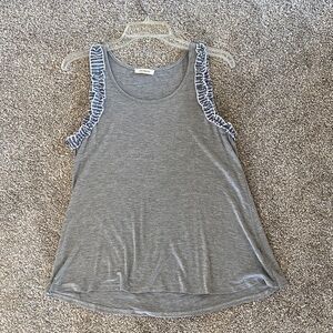 Promesa Gray Tank Top with Ruffle Trim size small excellent condition
